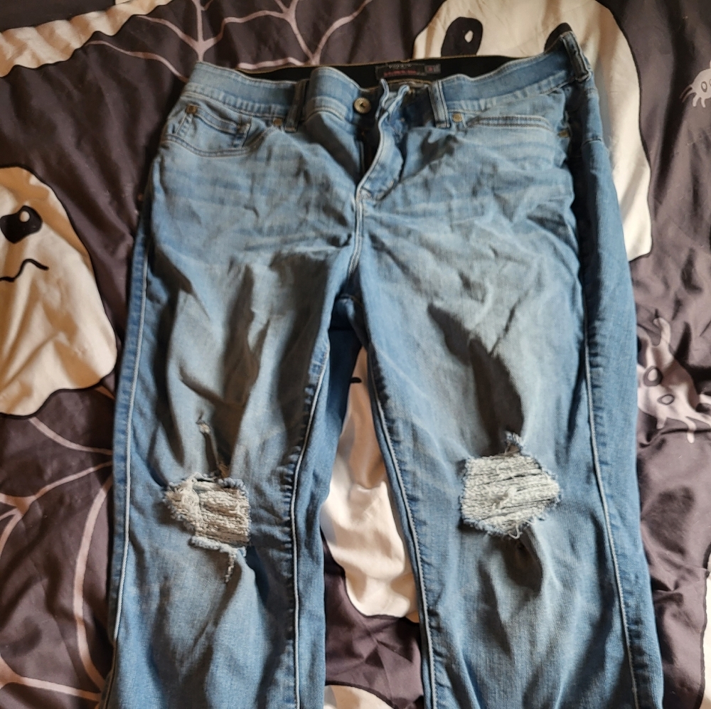 Torrid crop bombshell skinny jeans distressed size 16 short